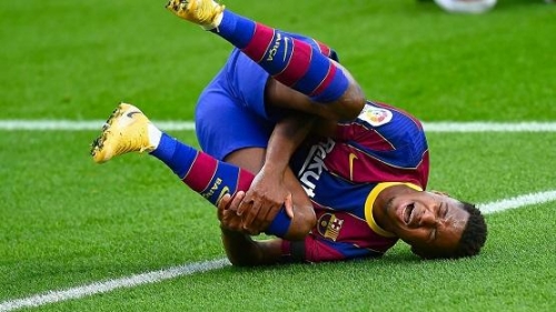 برشلونة يكشف عن إصابة قوية لفاتي
