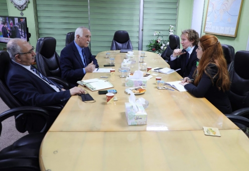 الزراعة تبحث مع القنصلية البريطانية في اربيل فرص الاستثمار وانشاء المشاريع الزراعية
