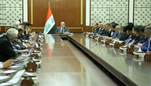 العبادي لجمع من الإعلاميين: يجب احترام القانون وانهاء المظاهر المسلحة
